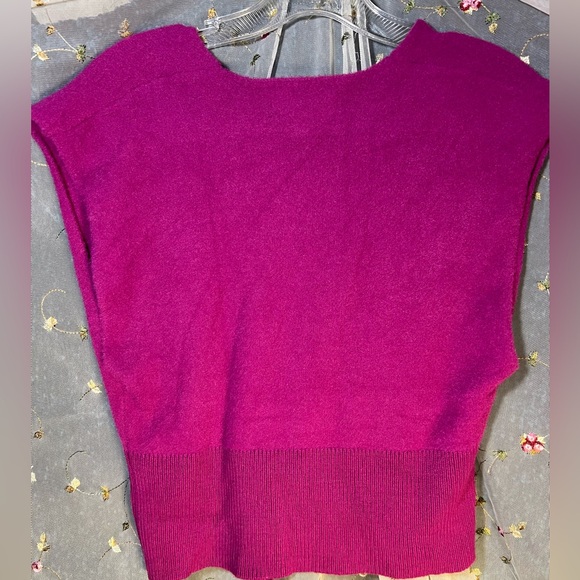 Natural Life sleeveless crop top sweater EUC - Picture 4 of 4